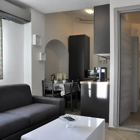 Elena House - Mareri Daire