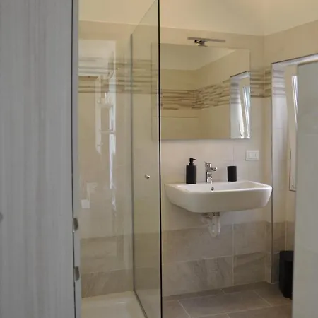 Elena House - Mareri Daire